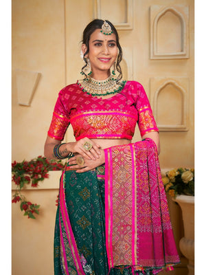 Designer Green Banarasi Silk Saree With Intricate Patola Zari Weaving & Fancy Border - Image 2