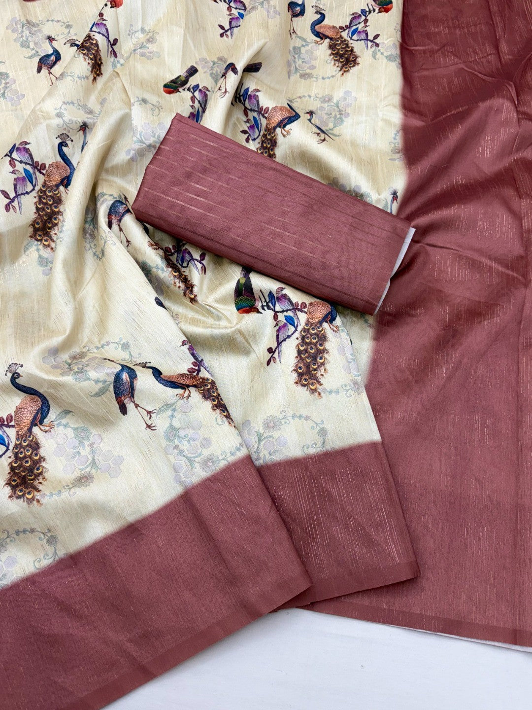 Stunning Cream & Dusty Rose Digital Printed Cotton Blend Saree With Peacock Motifs - Image 2