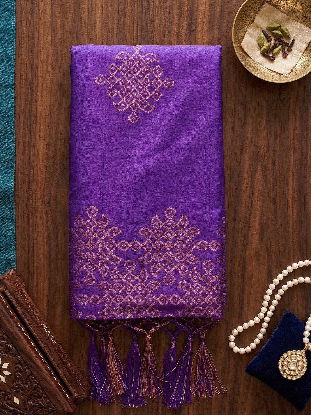 Luxurious Purple Silk Blend Saree Featuring Elegant Zari Weaving Work & Tassel Accents - Image 3