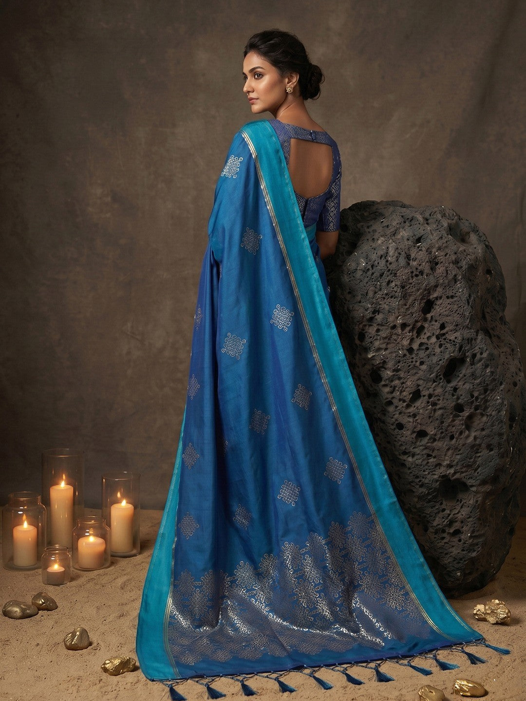 Luxurious Blue Silk Blend Saree Featuring Elegant Zari Weaving Work & Tassel Accents - Image 4