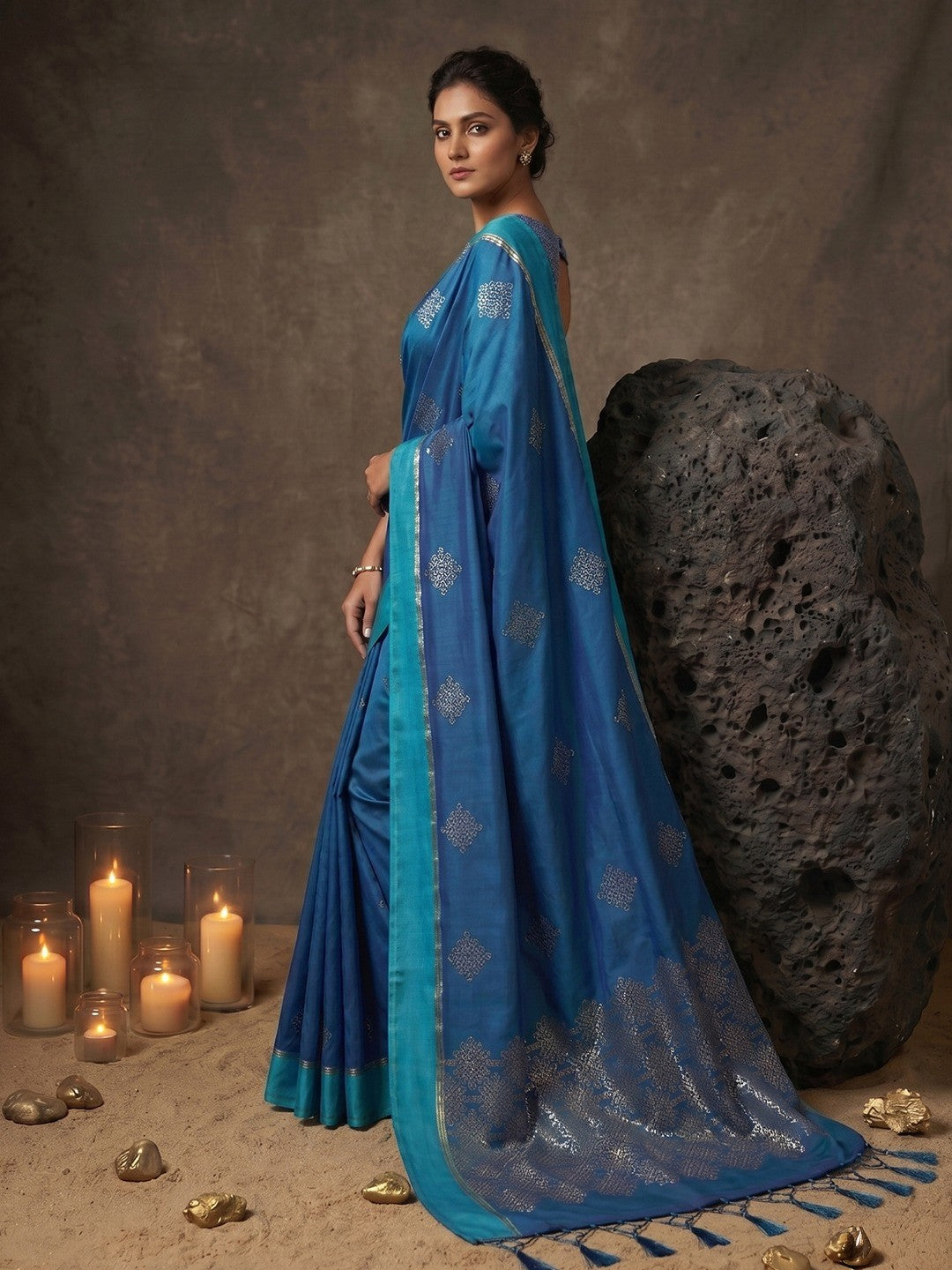 Luxurious Blue Silk Blend Saree Featuring Elegant Zari Weaving Work & Tassel Accents - Image 3