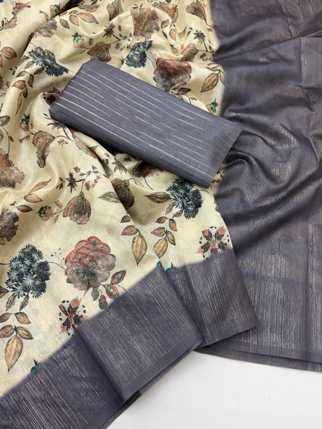 Elegant Offwhite & Grey Floral Digital Print Pure Cotton Saree with Woven Border - Image 2
