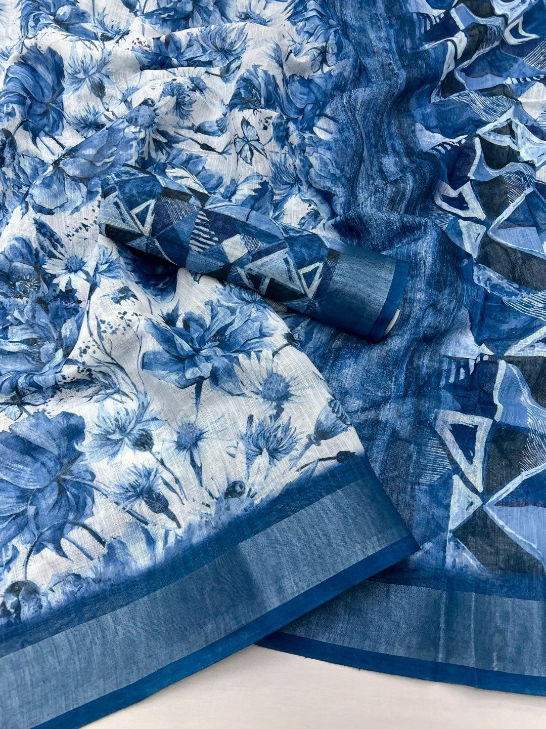 Charming Blue Floral Digital Print Linen Cotton Saree With Luxe Zari Weaving Border With Unstitched Linen Cotton Blouse Peice - Image 3