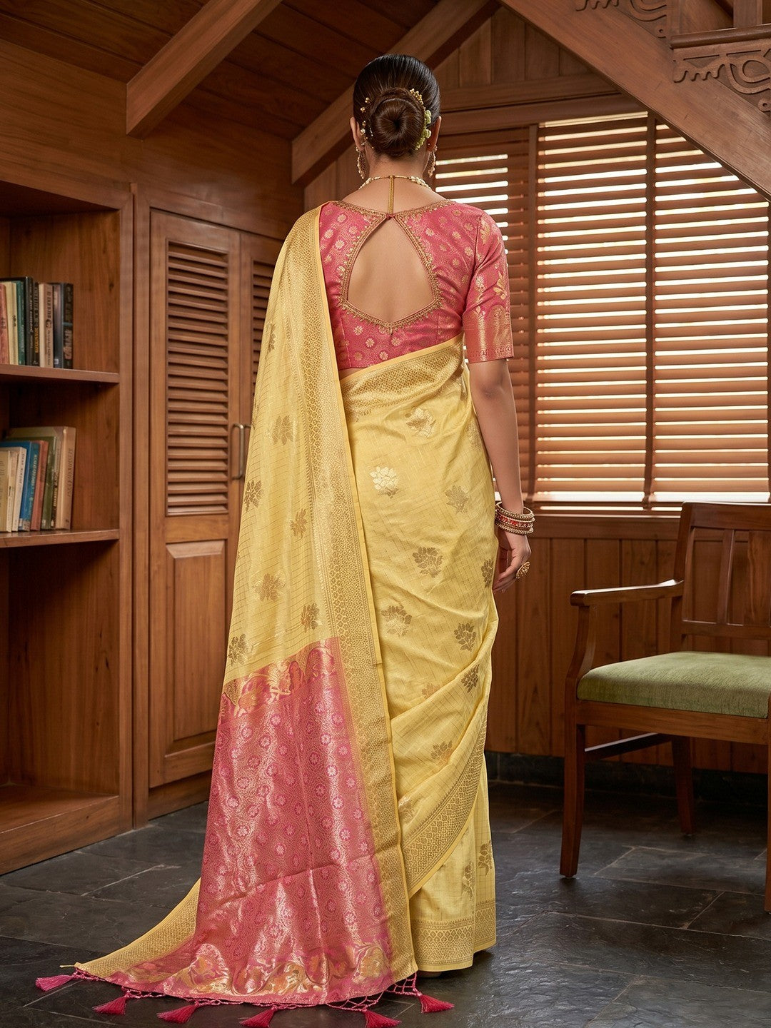 Yellow Cotton Silk Saree with Sophisticated Traditional Appeal - Image 3