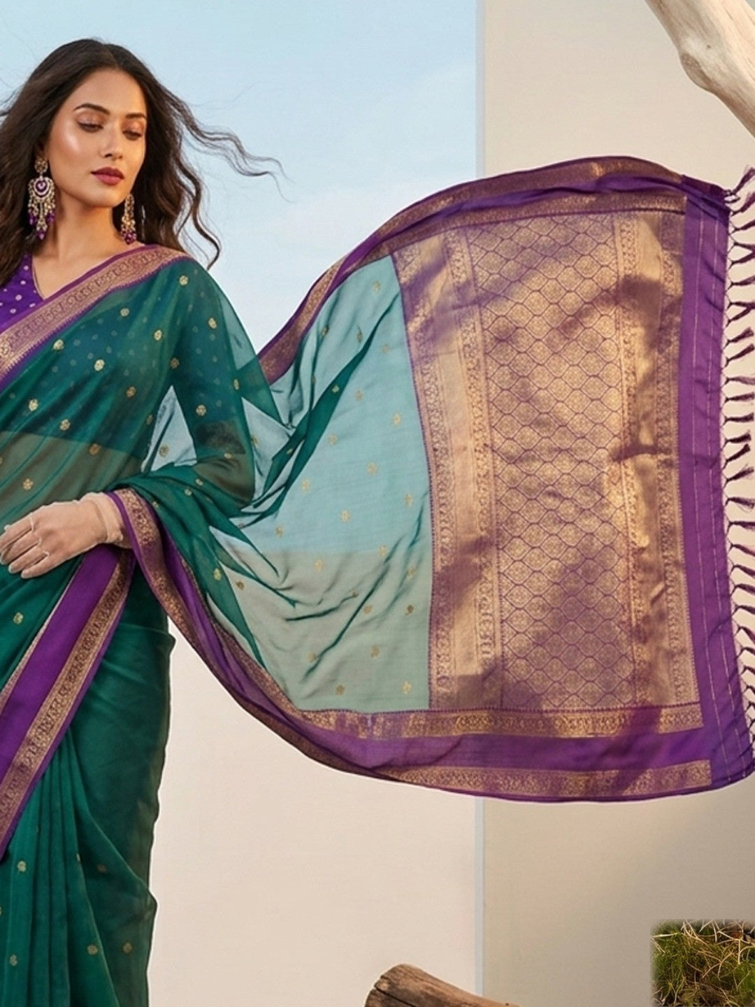Festive Rama Green Silk Blend Saree with Artistic Golden Detailing - Image 3