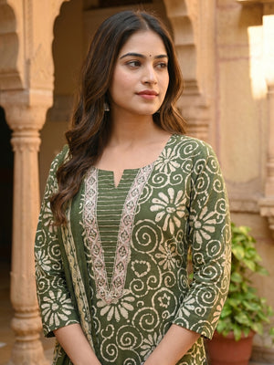 Green Pure Cotton Printed Straight Cut Salwar Suit Set for Women - Image 2