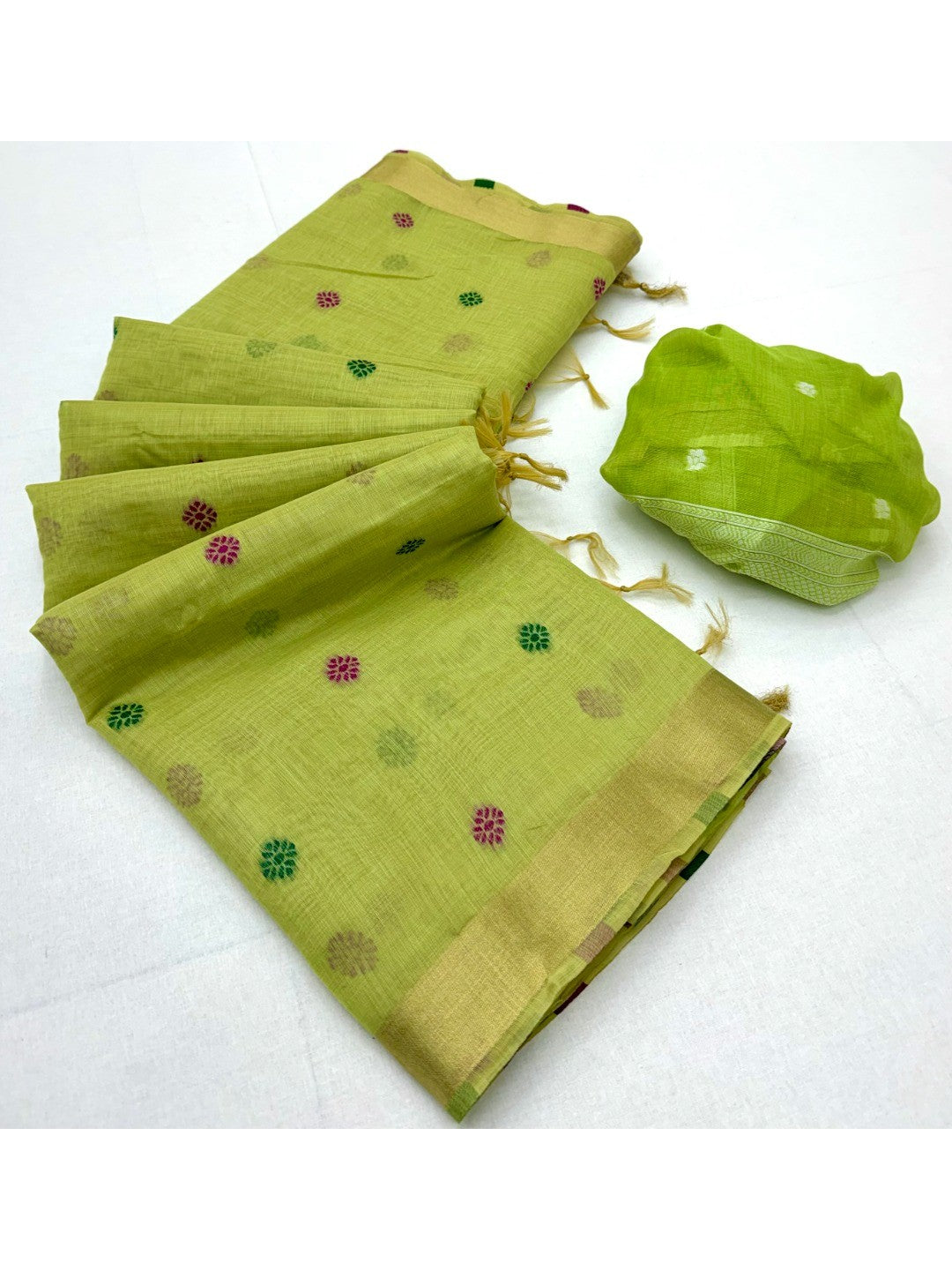 Elegant Green Linen Saree with Floral Prints and Swan Motif Pallu - Image 3