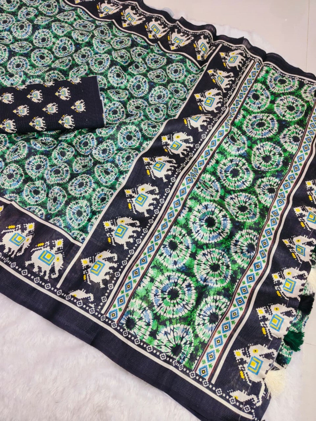 Elegant Green Mysore Silk Saree with Traditional Ikkat Print - Image 2