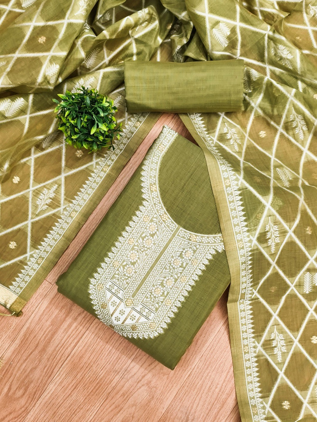 Elegant Mehendi Green Floral Zari Woven Muga Cotton Blend Jamdani Dress Material With Pichwai Design - Image 4