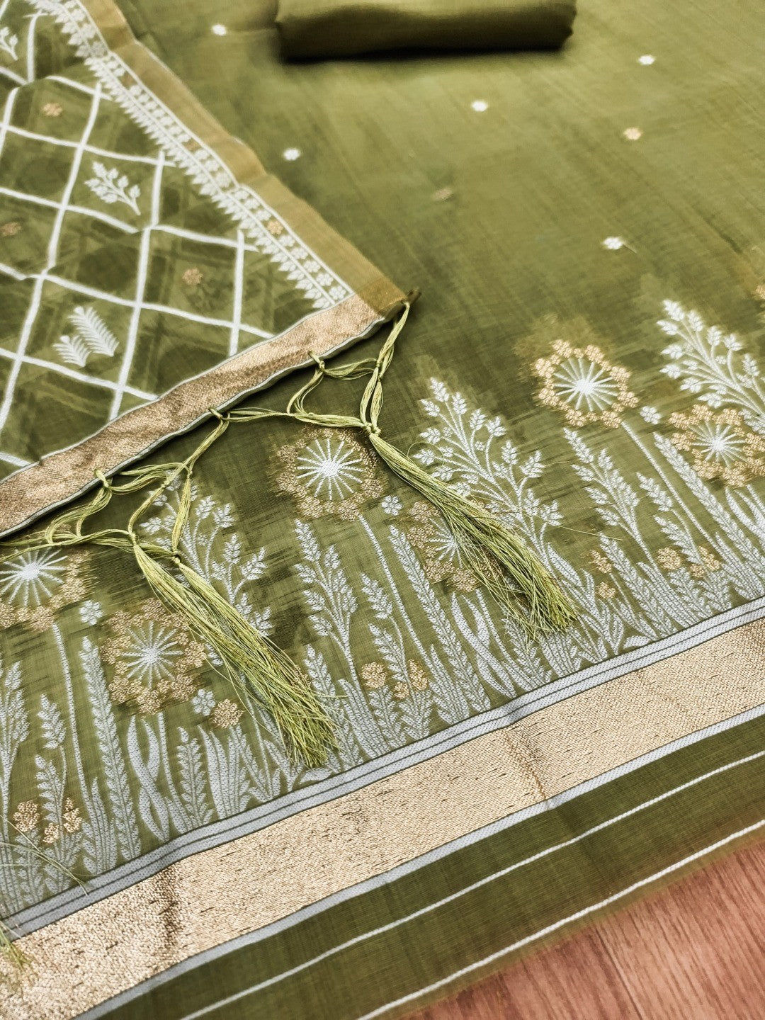 Elegant Mehendi Green Floral Zari Woven Muga Cotton Blend Jamdani Dress Material With Pichwai Design - Image 5