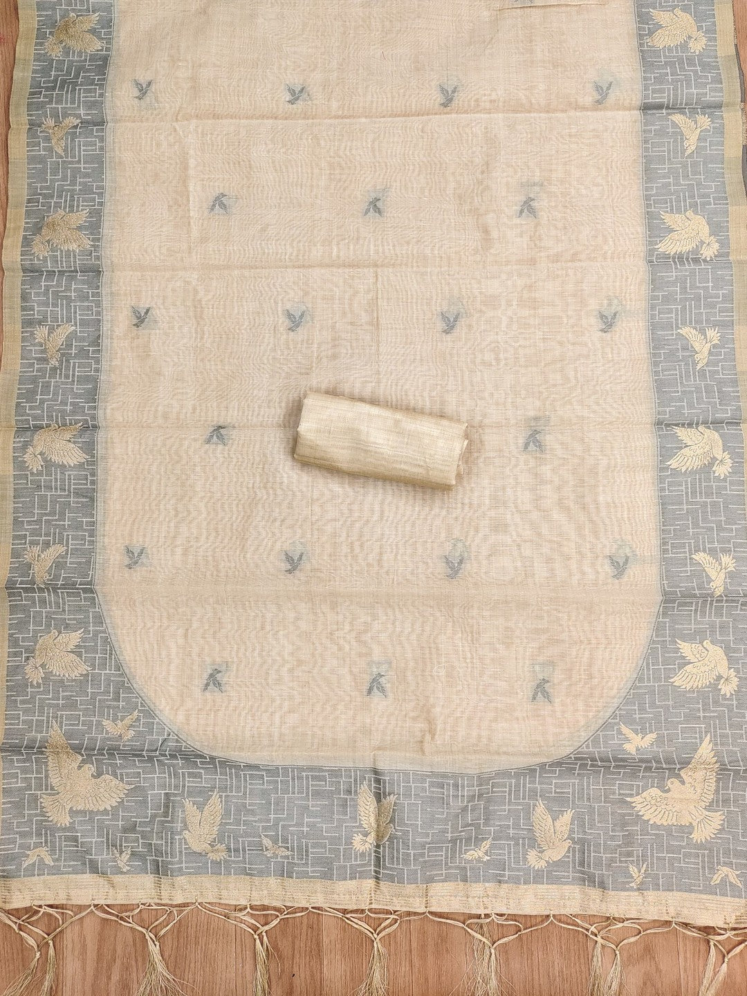 Artistic Cream Floral & Birds Motif Zari Weaving Muga Cotton Blend Jamdani Dress Material - Image 5