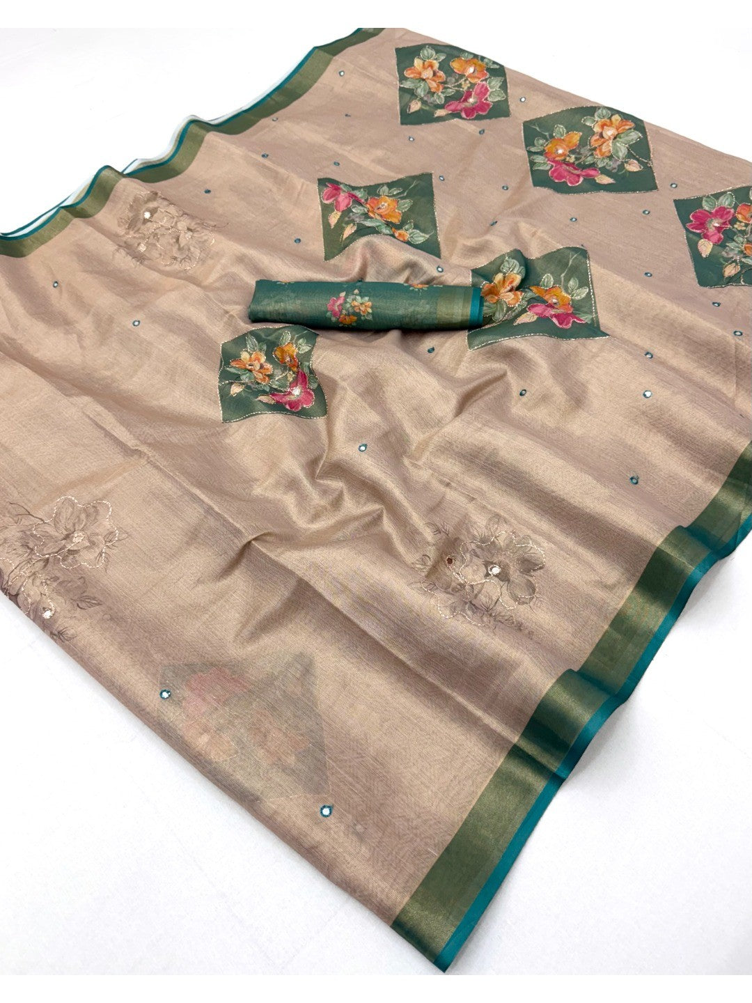 Beige Cotton Blend Saree with Rama Green Floral Pattern Ethnic Wear - Image 2