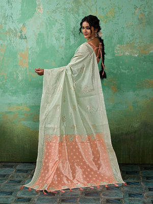 Premium Green Floral & Checks Zari Weaving Linen Saree With Vibrant Peach Tassel Pallu - Image 2