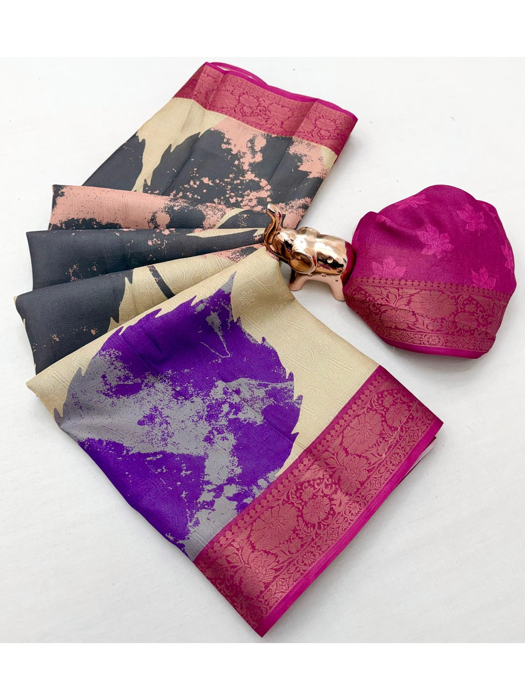 Peachmode Purple Soft Marshmallow Saree with Digital Print - Image 2