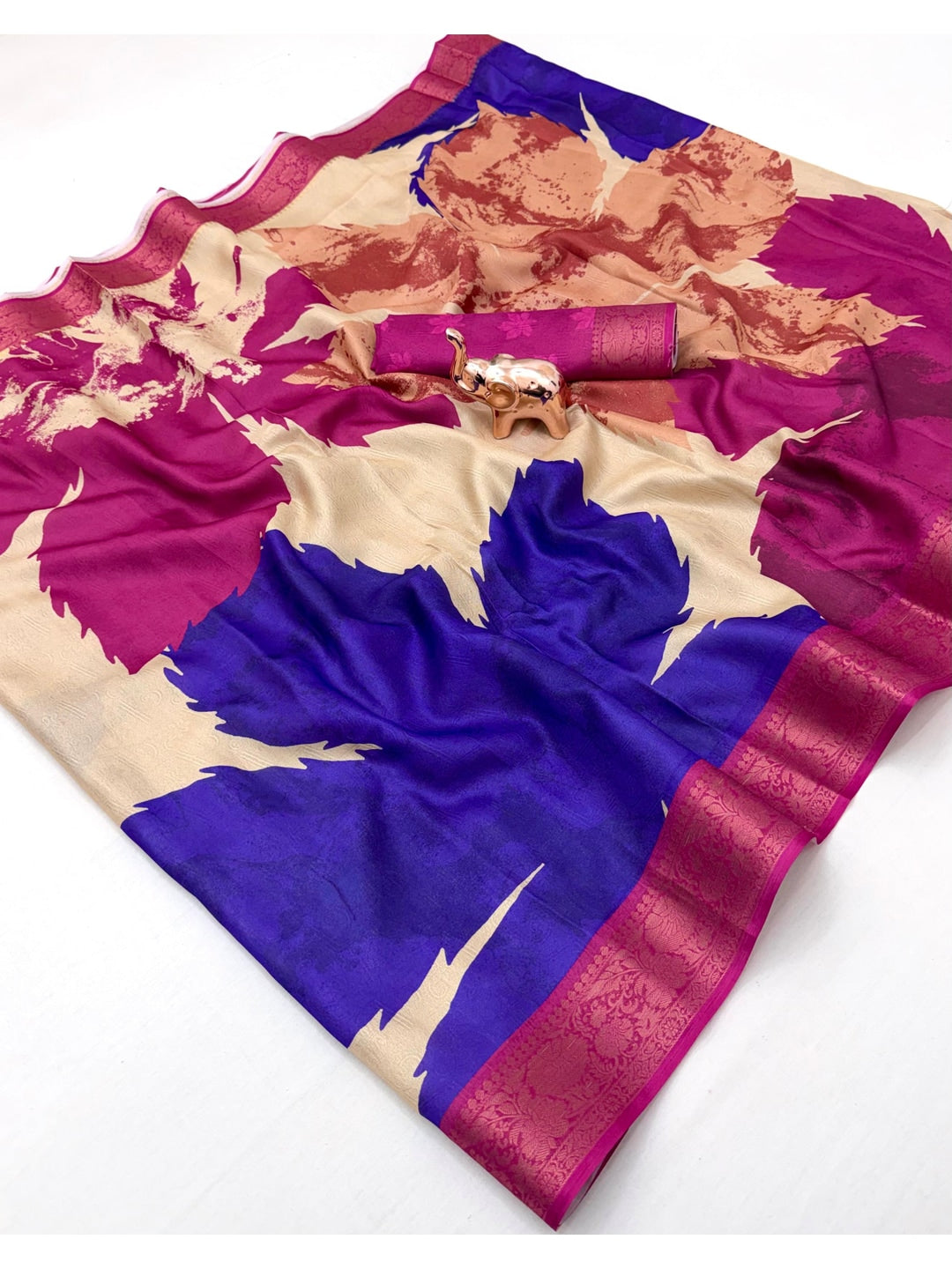 Peachmode Purple Soft Marshmallow Saree with Digital Print - Image 3