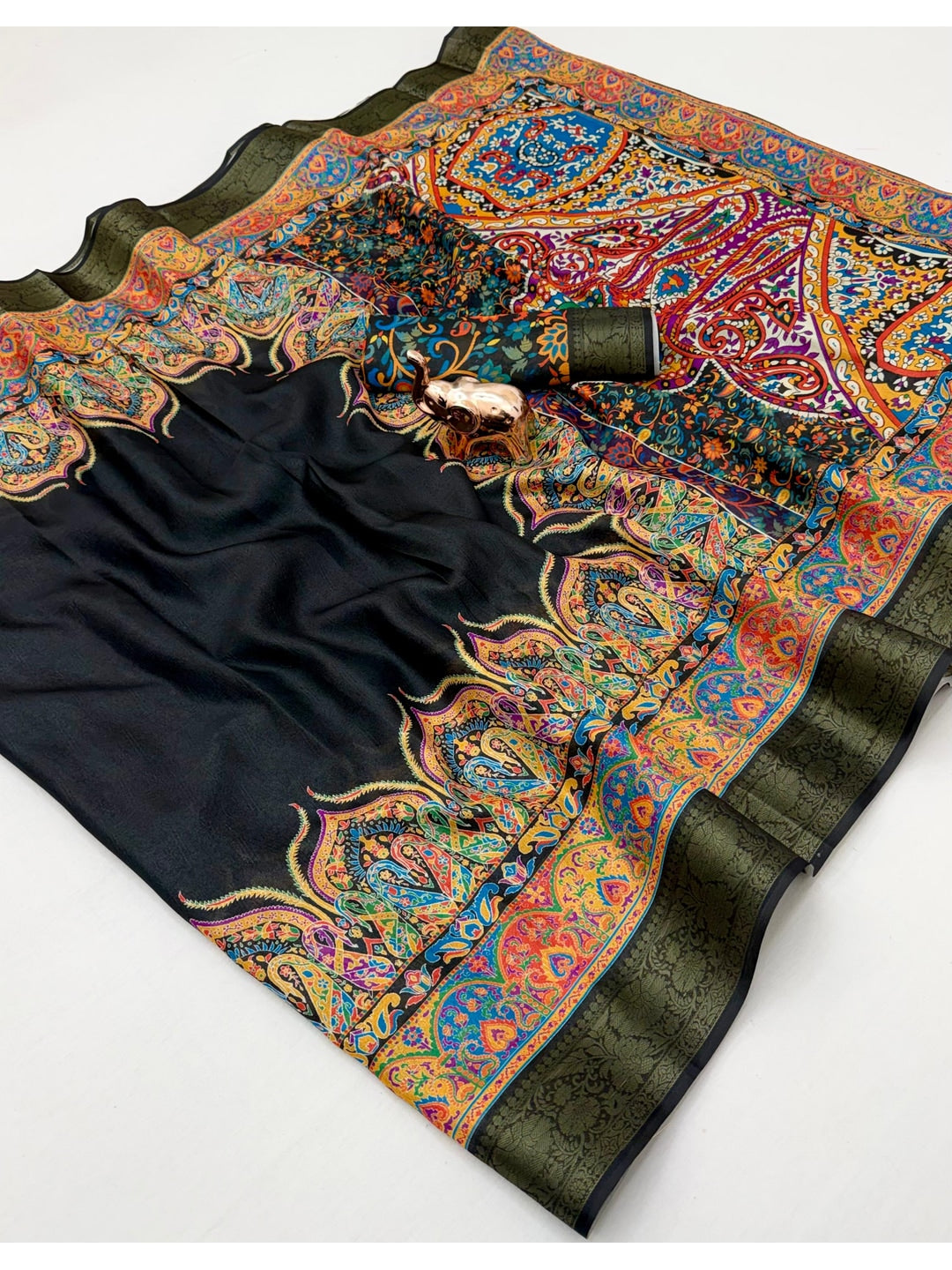 Peachmode Black Soft Marshmallow Saree with Digital Print - Image 3