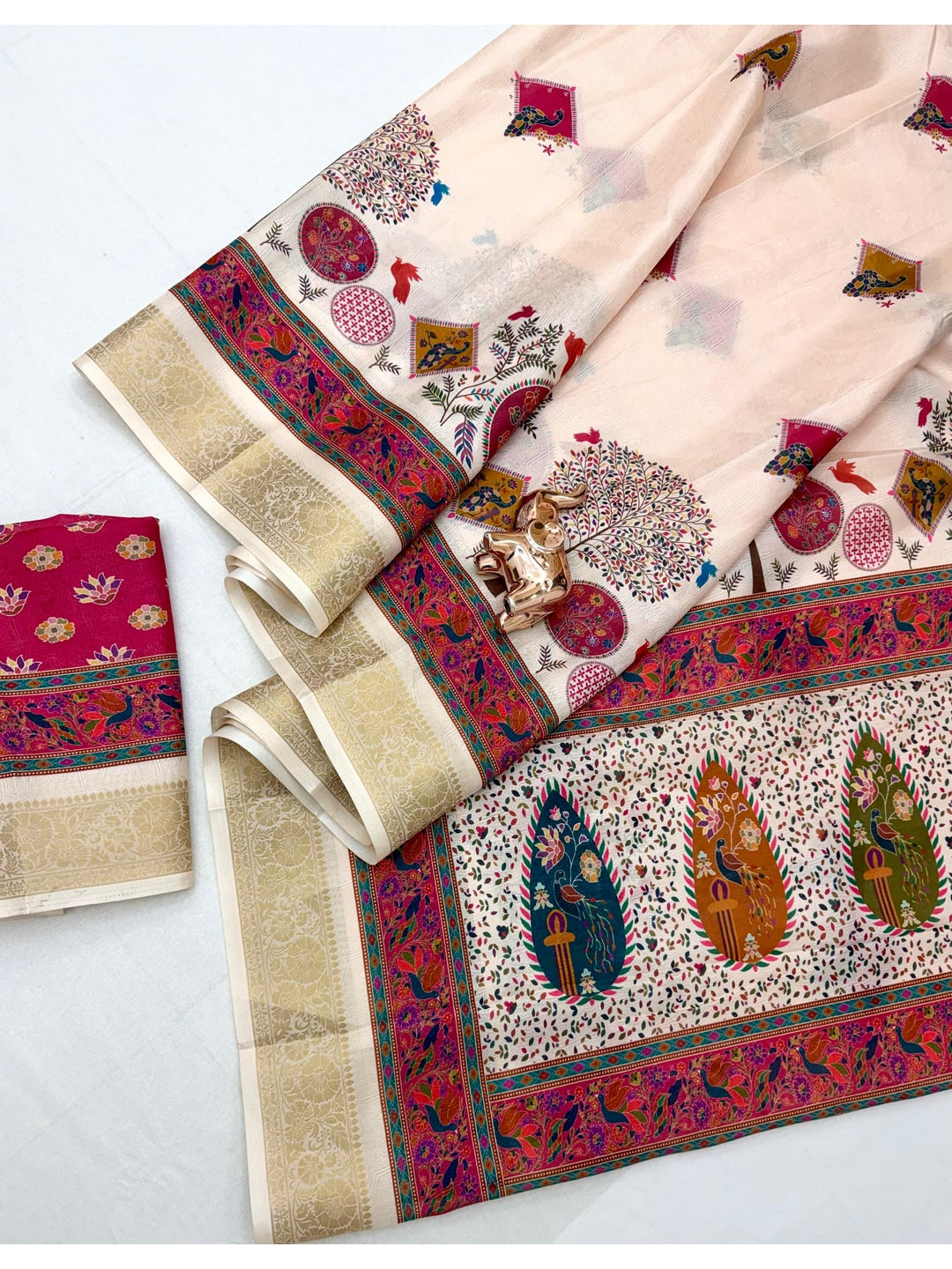 Peachmode Pink Soft Marshmallow Saree with Digital Print - Image 2