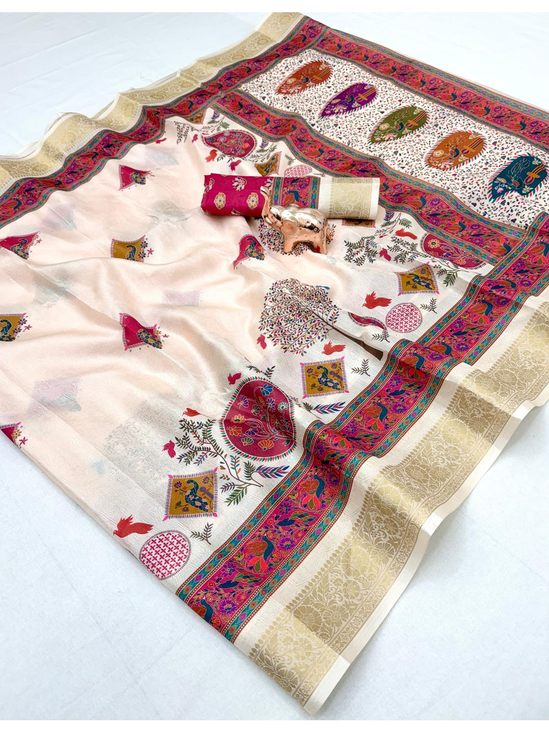 Peachmode Pink Soft Marshmallow Saree with Digital Print - Image 4