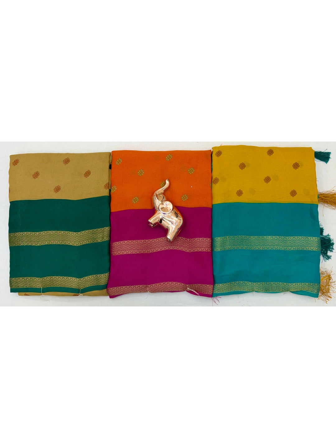 Peachmode Orange Soft Marshmallow Saree with Ikkat Print - Image 2