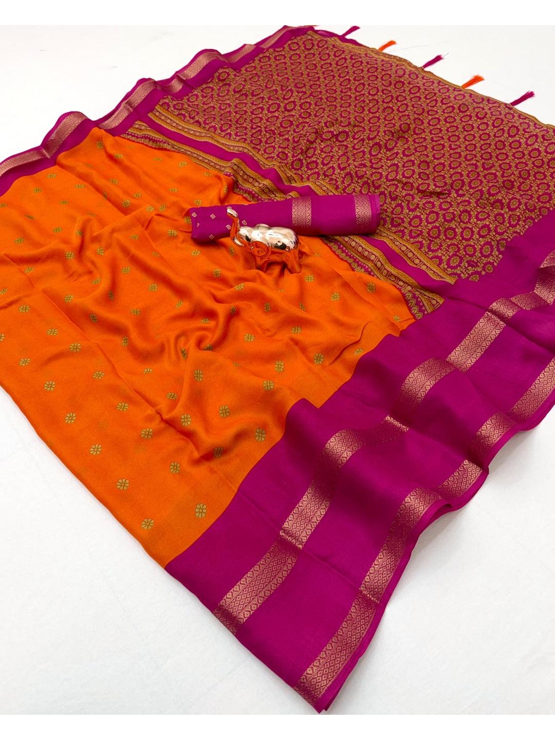 Peachmode Orange Soft Marshmallow Saree with Ikkat Print - Image 4