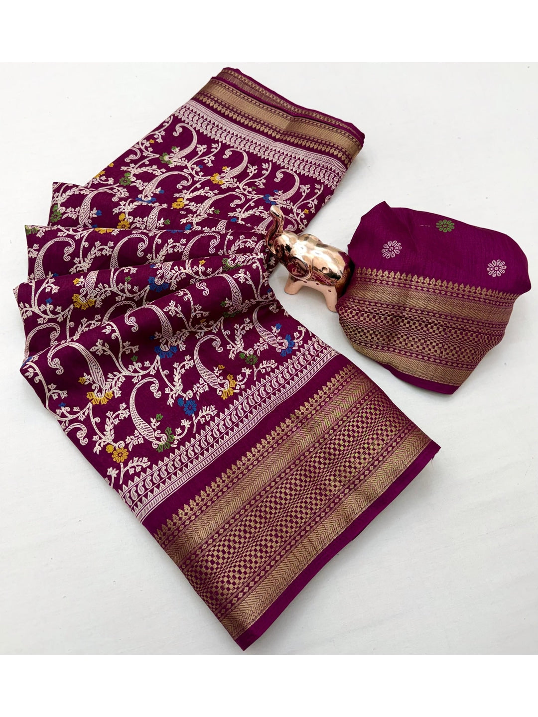 Peachmode Maroon Dolla Silk Saree with Digital Print - Image 3