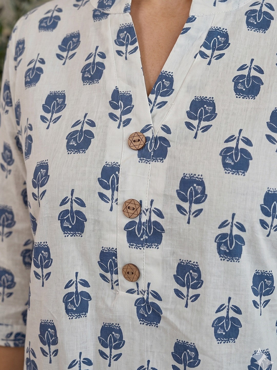 White Floral Printed Pure Cotton A-Line Casual Top - Image 2