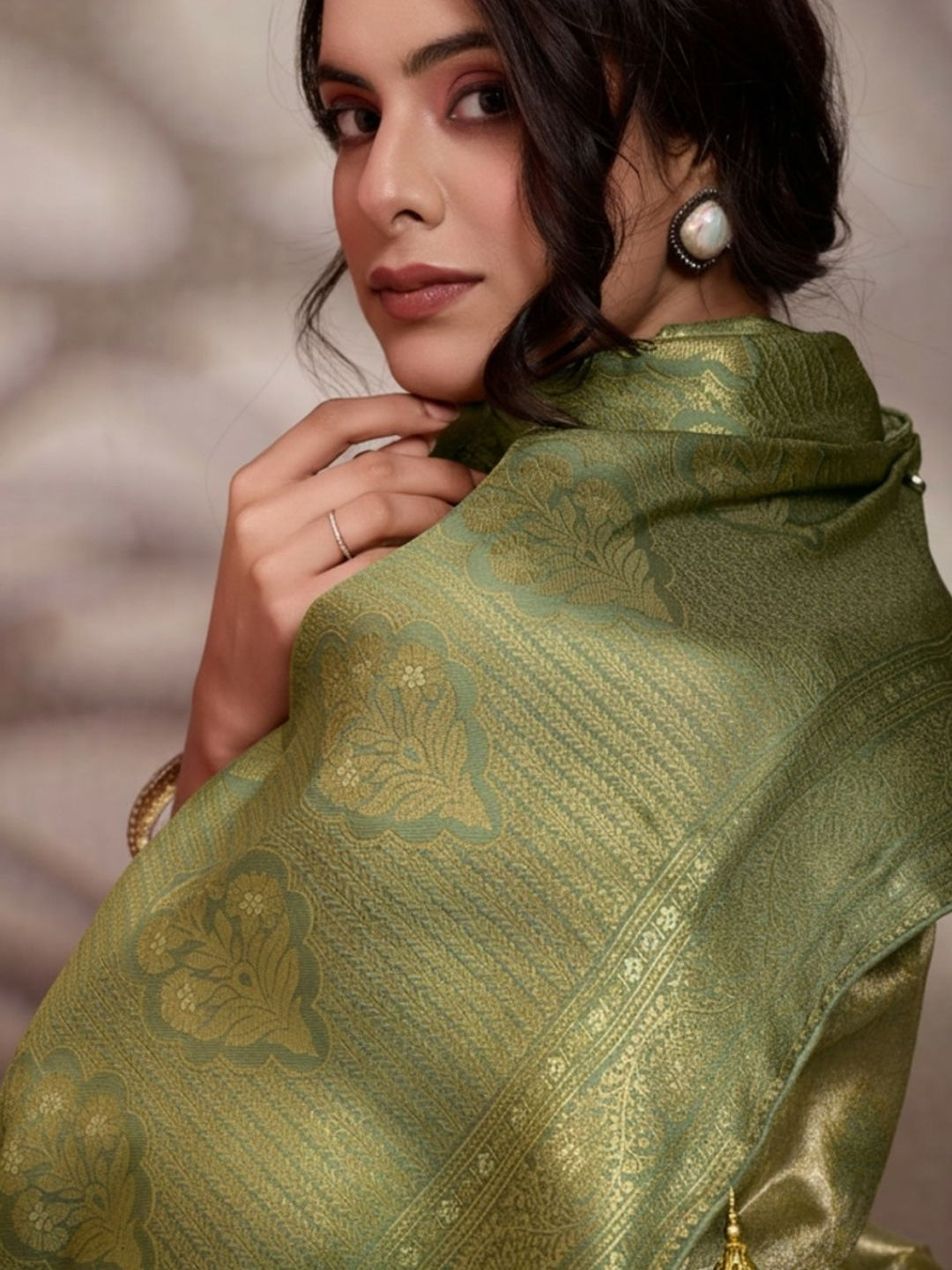 Peachmode Olive Kanjivaram Soft Silk Saree with Meenakari Woven Pallu - Image 4