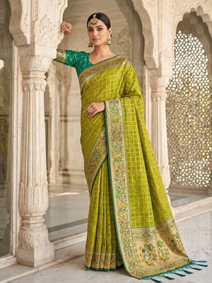 Premium Green Check Motif Weaving Banarasi Silk Saree With Decorative Border & Pallu - Image 2