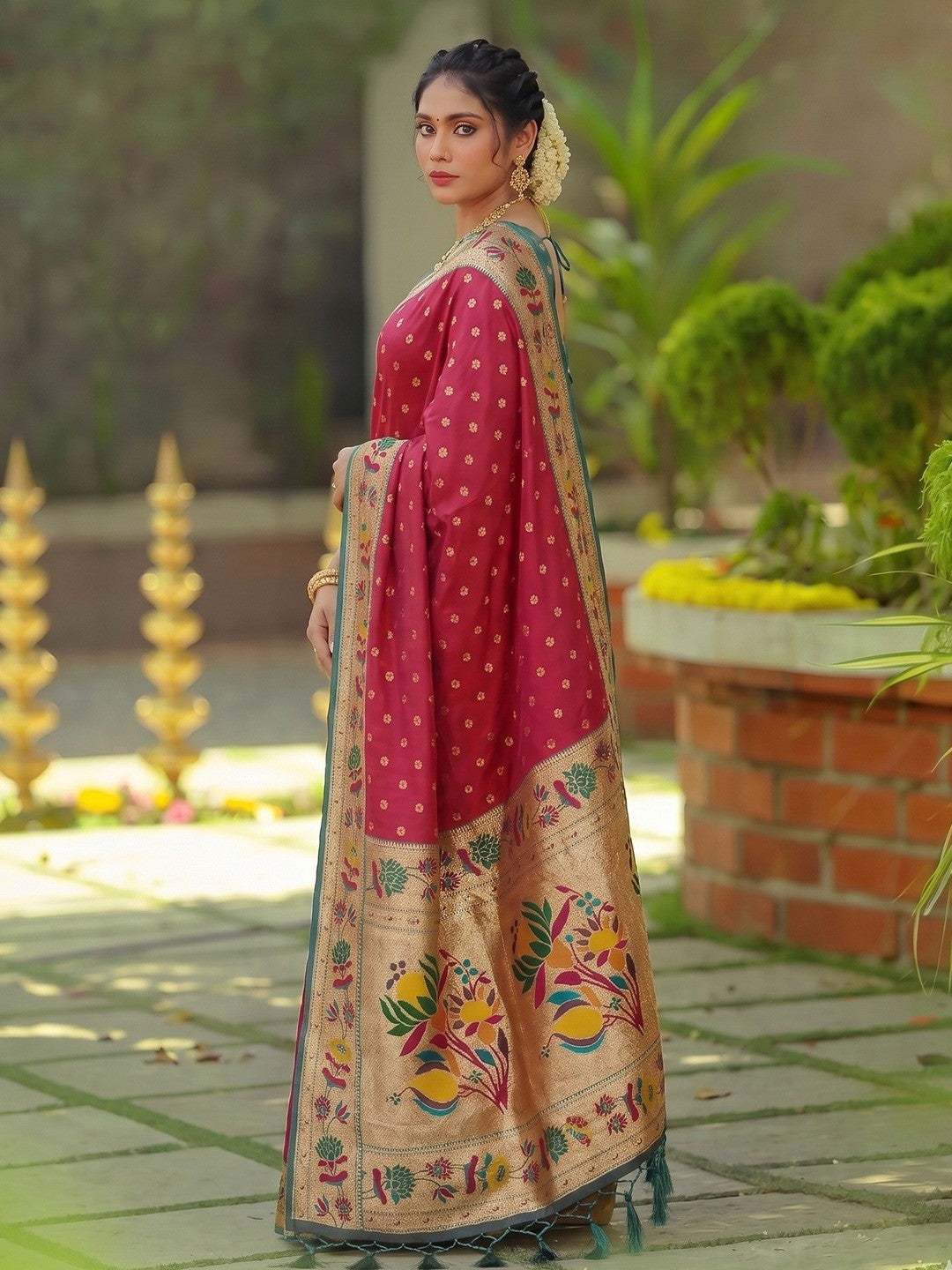 Elegant Dark Pink Floral Weaving Banarasi Silk Saree With Designer Tassel Pallu - Image 2