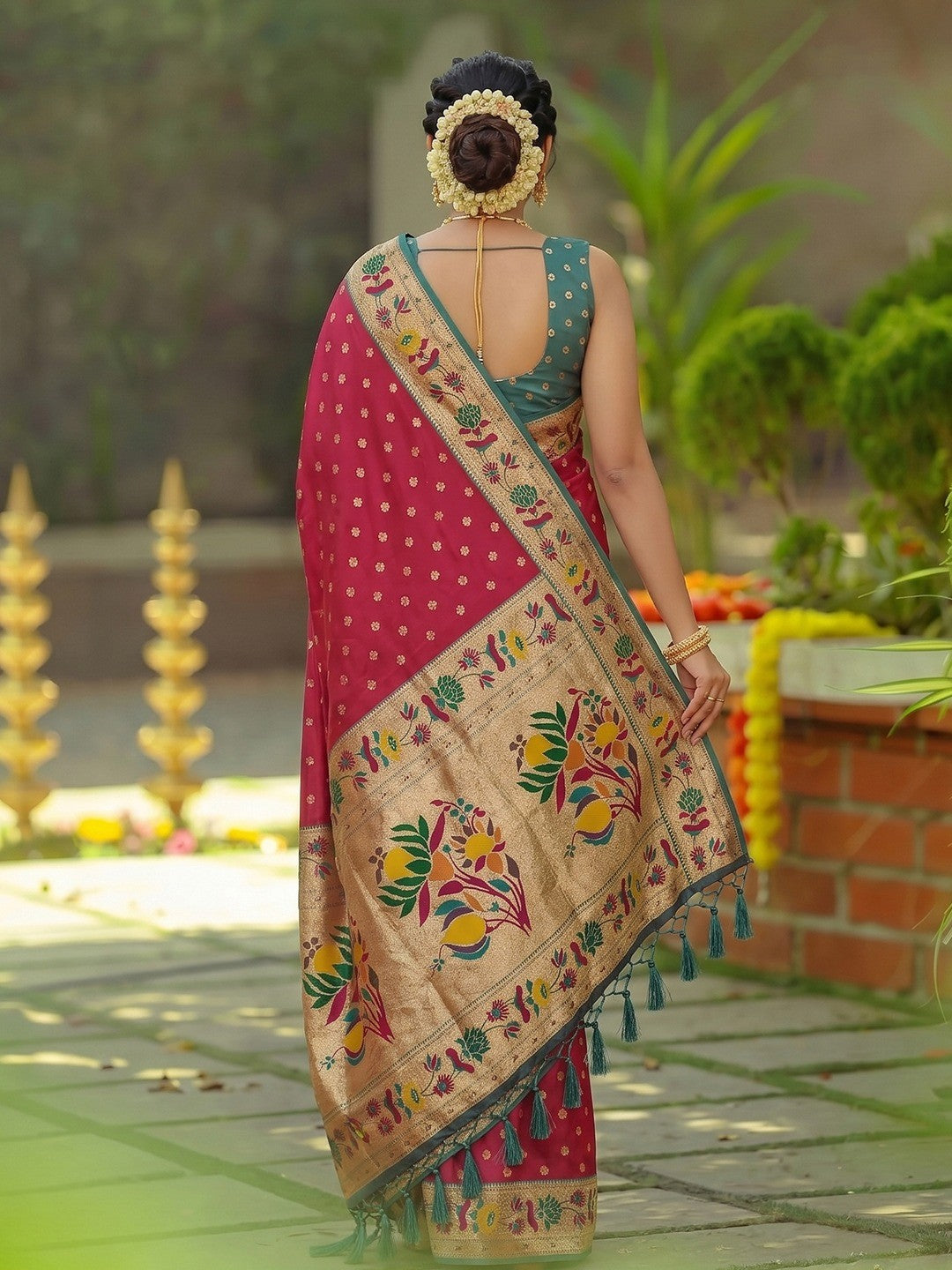Elegant Dark Pink Floral Weaving Banarasi Silk Saree With Designer Tassel Pallu - Image 3