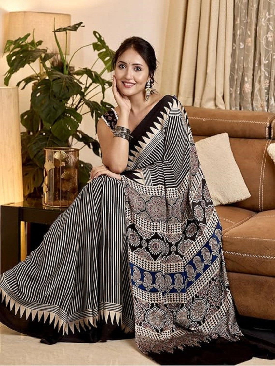 Classic Black & Beige Striped Crepe Saree with Digital Print - Image 3