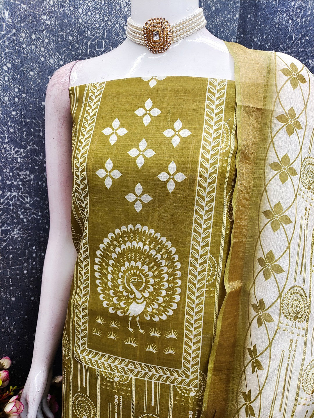 Elegant Green Linen Unstitched Dress Material with Artistic Print - Image 4