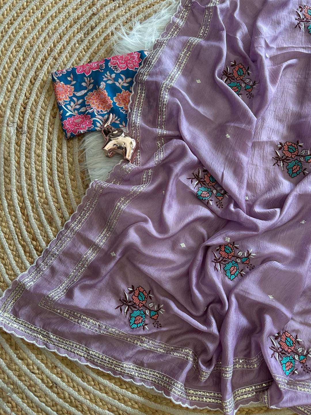 Peachmode Lavender Tana Bana Saree with Multi Embroidery Work - Image 3