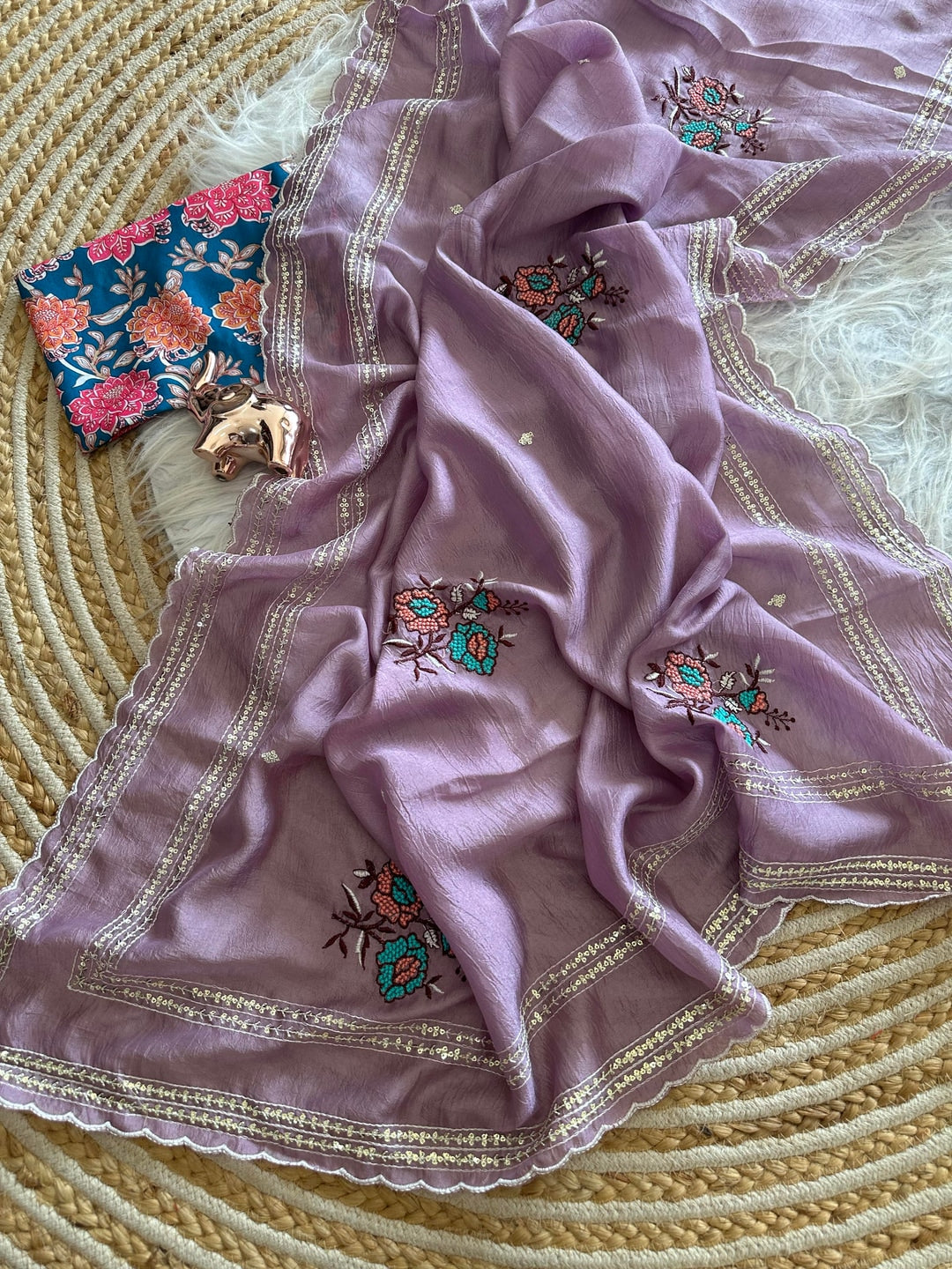 Peachmode Lavender Tana Bana Saree with Multi Embroidery Work - Image 4