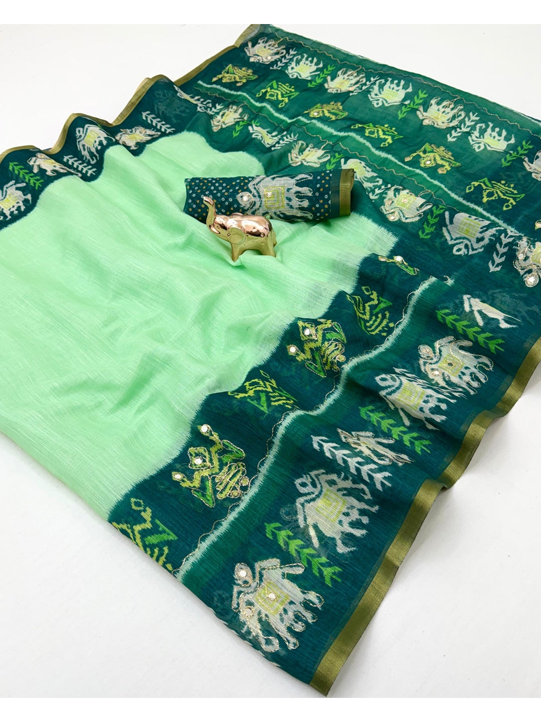 Peachmode Green Linen Saree with Digital Print and Zari Work - Image 3