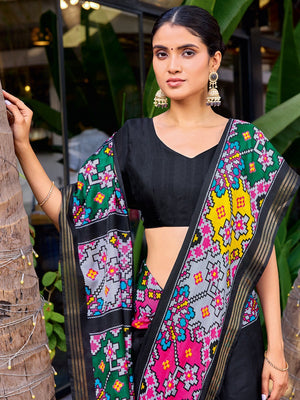 Black Tussar Silk Saree with Elegant Ikkat Motifs Modern Style - Image 2