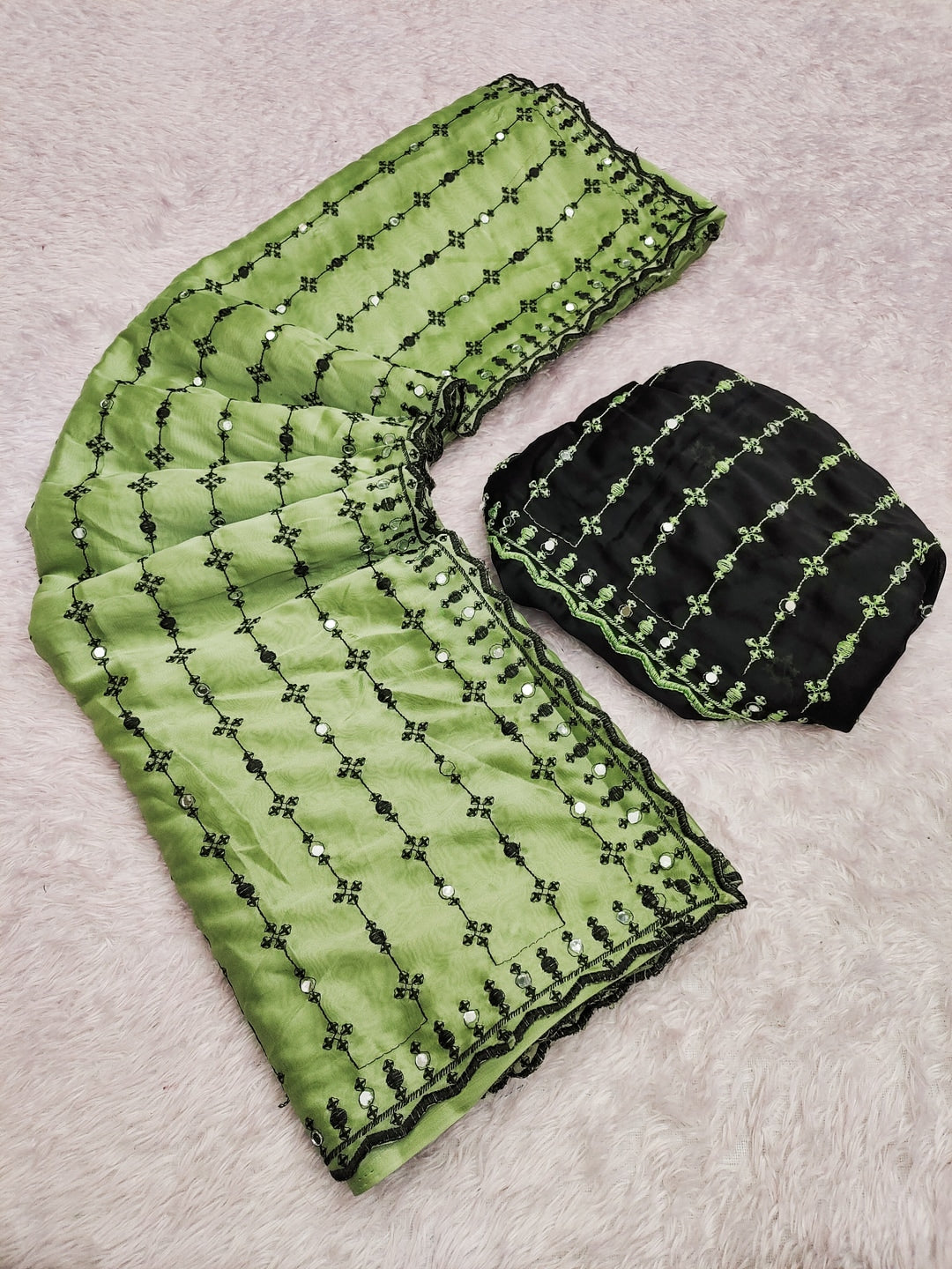 Peachmode Green Viscose Saree with Floral Embroidery and Mirror Work - Image 5