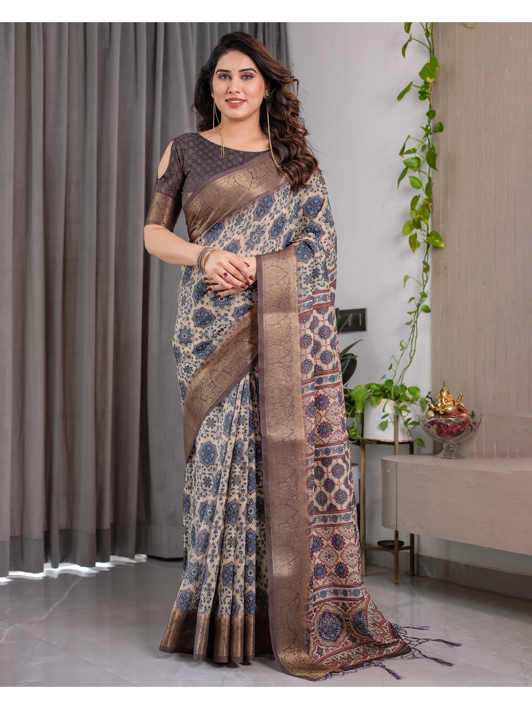 Peachmode Grey Handloom Linen Cotton Floral Print Saree - Image 1