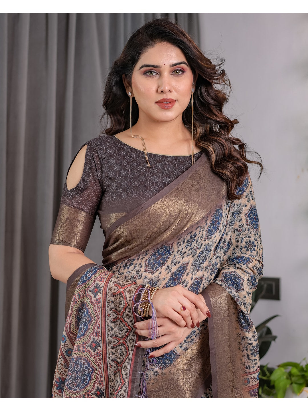 Peachmode Grey Handloom Linen Cotton Floral Print Saree - Image 9