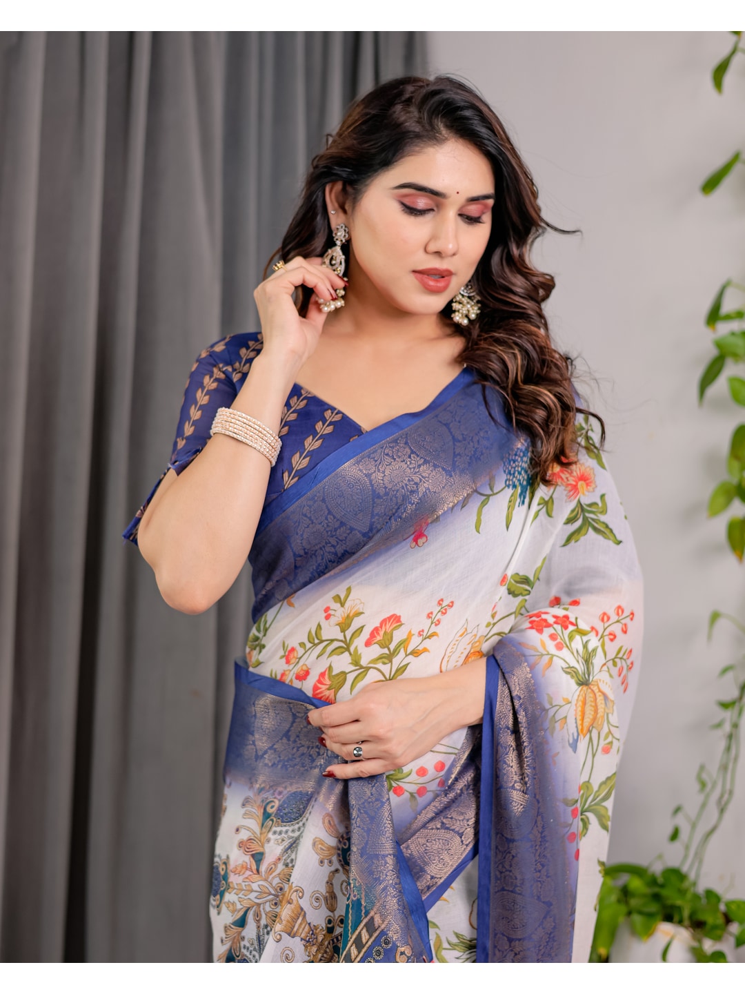 Peachmode White Handloom Linen Cotton Floral Print Saree - Image 16