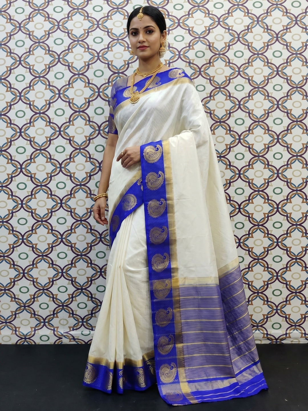 Exceptional White Coloured Festive Wear Woven Art Silk Saree - Image 2