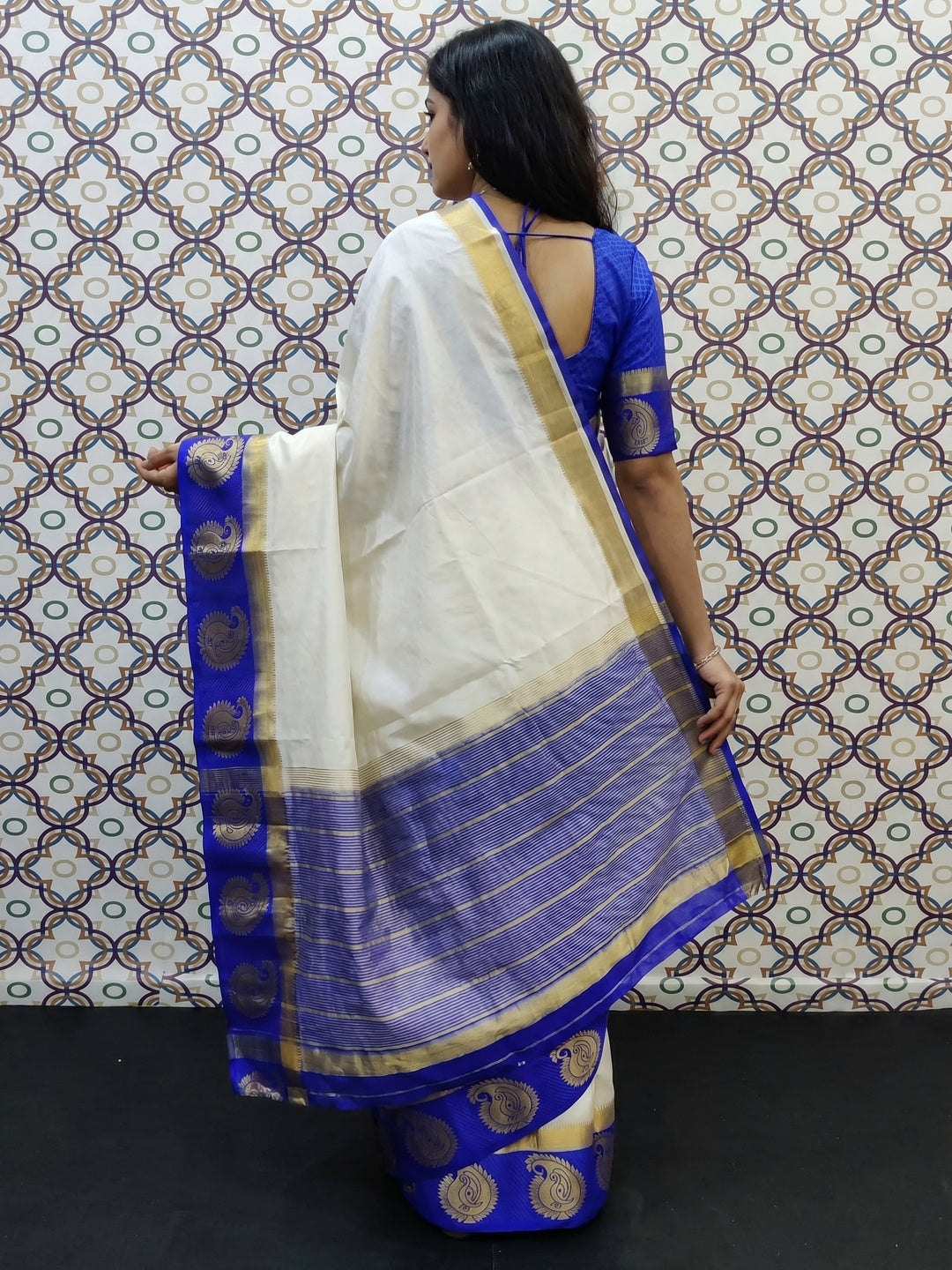 Exceptional White Coloured Festive Wear Woven Art Silk Saree - Image 3