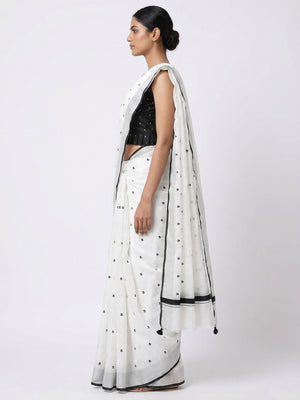White Casual Wear Floral Embroidered Linen Saree - Image 3