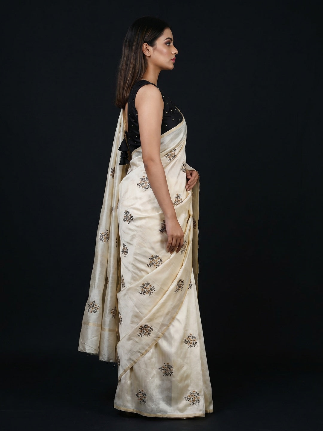 Energetic Offwhite Colored Partywear Floral Embroidered Silk Saree - Image 4