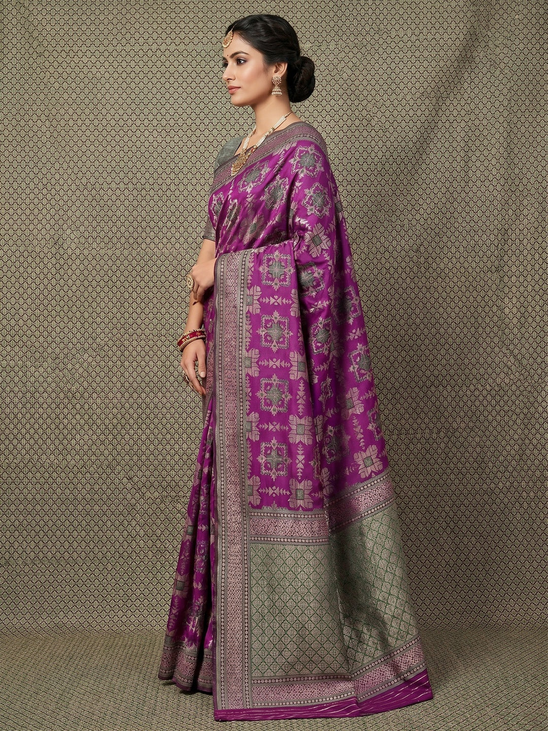 Purple Festive Wear Woven Patola Silk Saree - Image 3