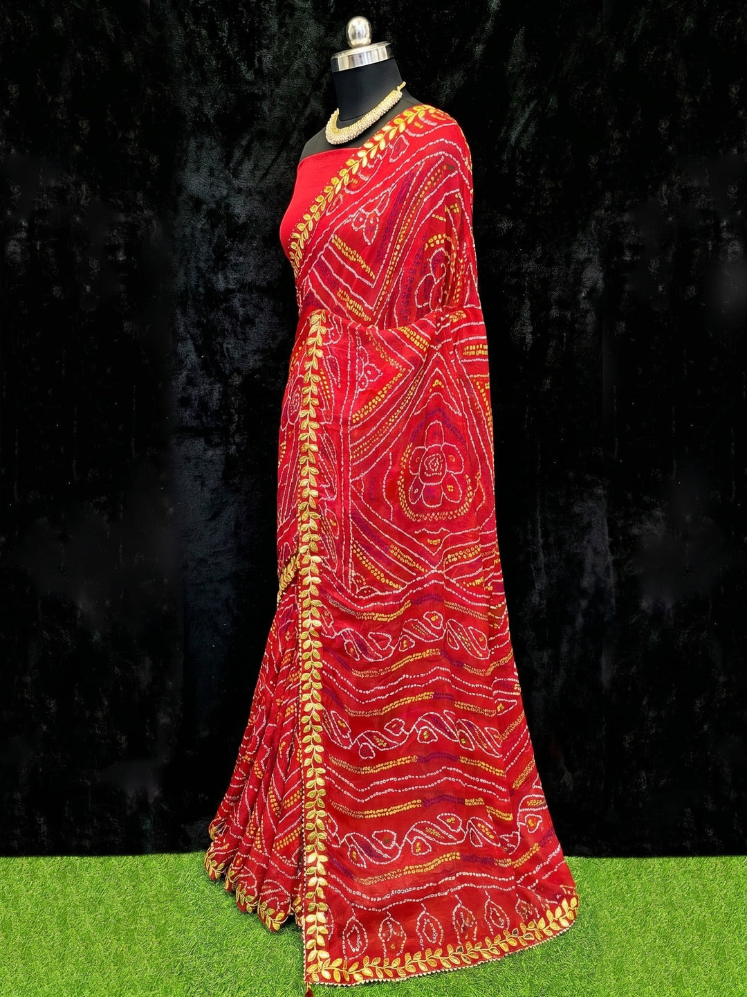 Red Festive Wear Bandhani Printed Georgette Saree - Image 3
