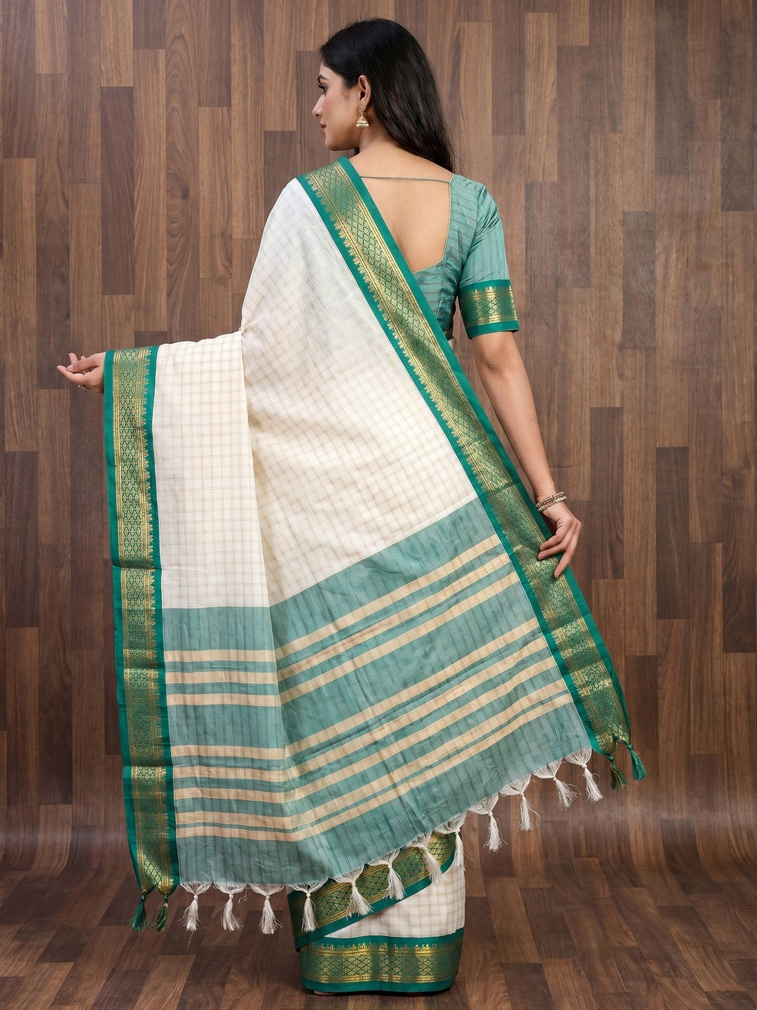 White & Rama Green Checks With Woven Border Cotton Silk Saree - Image 4
