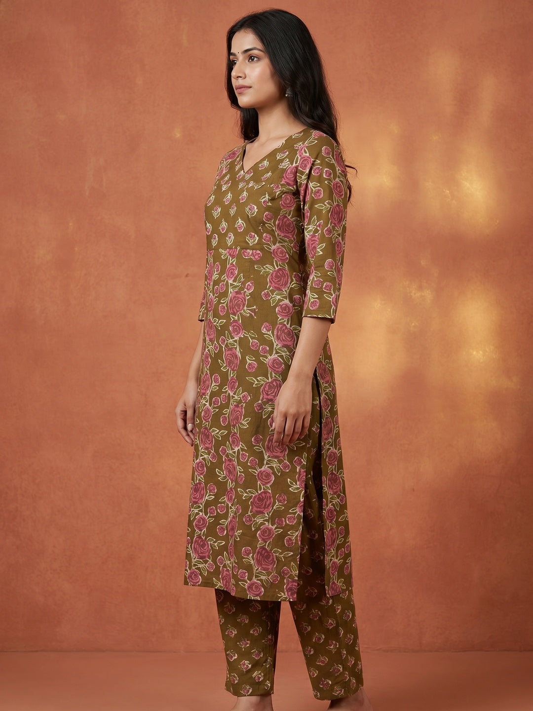 Elegant Floral Printed Pure Cotton Mehandi Green Kurta Set - Image 4