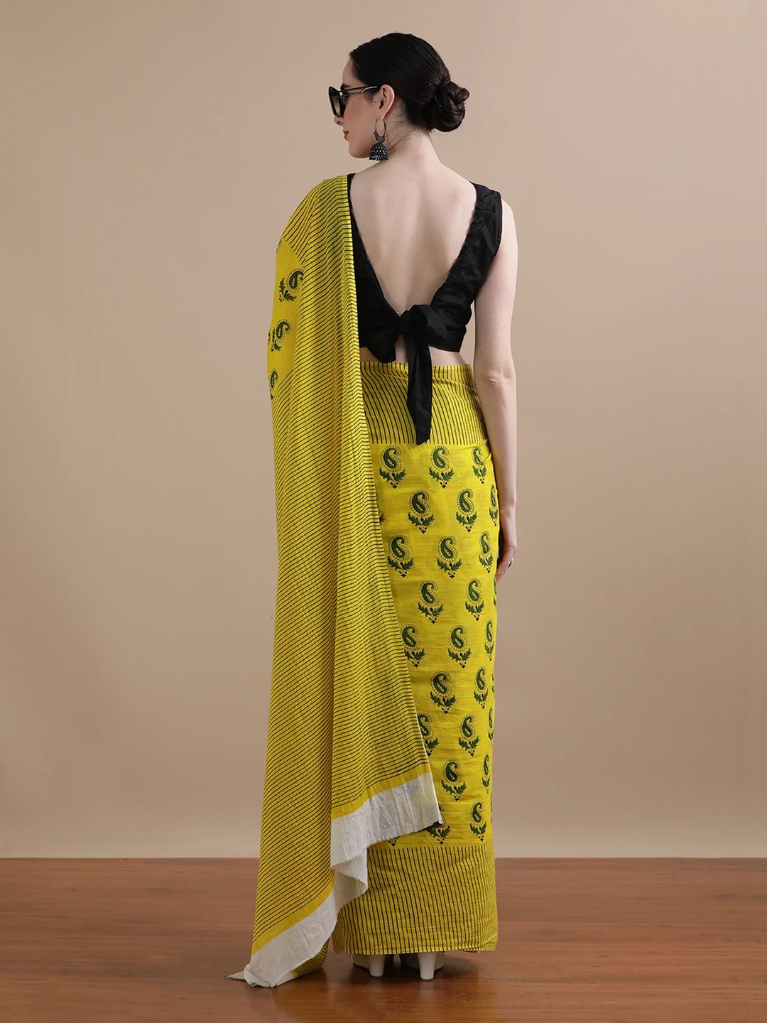 Peachmode Yellow Linen Cotton Saree with Paisley Print - Image 3