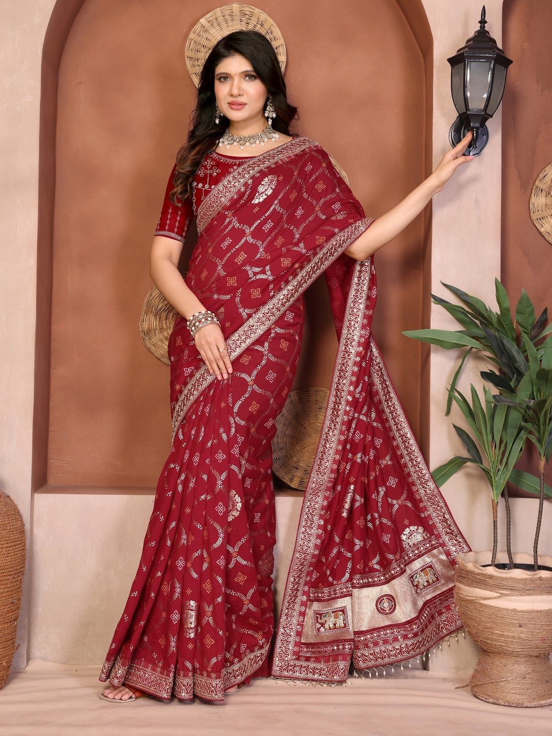 Peachmode Maroon Vichitra Silk Bandhani Saree with Woven Border - Image 3